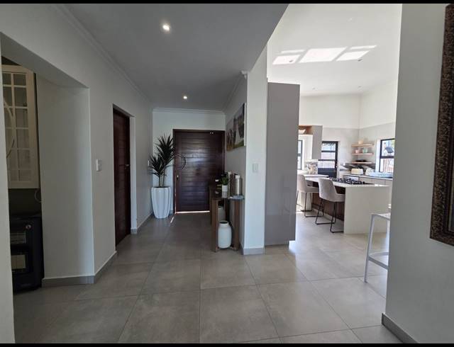 4 BEDROOM HOUSE FOR SALE IN PALM LAKES ESTATE